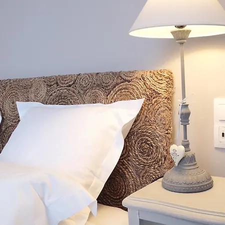 فندق مبيت وإفطار D'hotes- Aux Oiseaux 4*
