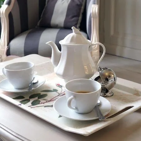 فندق مبيت وإفطار D'hotes- Aux Oiseaux 4*