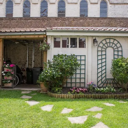 D'hotes- Aux Oiseaux Bed & Breakfast